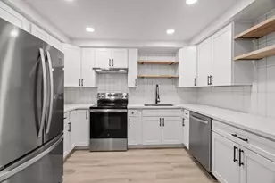 1033 Crestview Dr 207, Mountain View, CA 94040 - Photo 1