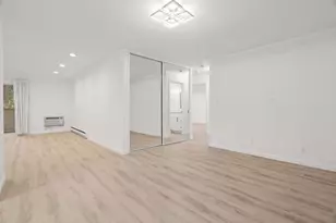 1033 Crestview Dr 207, Mountain View, CA 94040 - Photo 3