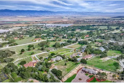 310 Mesa Rd, Salinas, CA 93908 - Photo 11