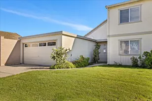 1634 Cherokee Dr, Salinas, CA 93906 - Photo 1