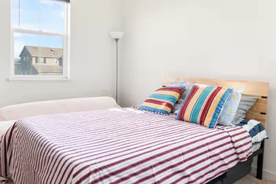 390 Tanoak St, Hollister, CA 95023 - Photo 13