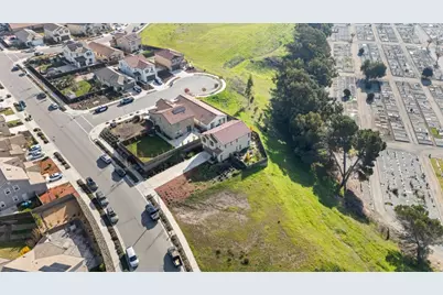 390 Tanoak St, Hollister, CA 95023 - Photo 19