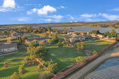 21160 Valle San Juan Dr, Salinas, CA 93907 - Photo 25