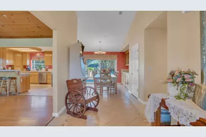 21160 Valle San Juan Dr, Salinas, CA 93907 - Photo 5