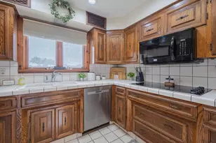 1527 Atherton Way, Salinas, CA 93906 - Photo 11