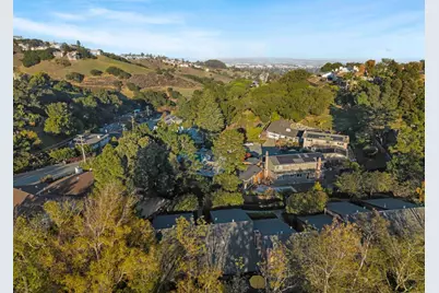 1115 Crestview Dr 2, San Carlos, CA 94070 - Photo 35