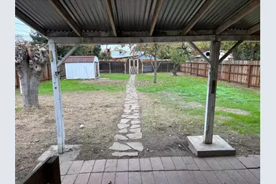 1441 W 20th St, Merced, CA 95340 - Photo 11