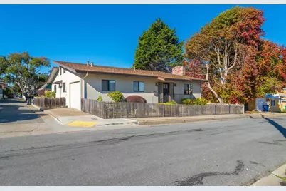 142 11th St, Pacific Grove, CA 93950 - Photo 1