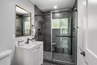 212 E Longview Ave, Stockton, CA 95207 - Photo 19