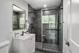 212 E Longview Ave, Stockton, CA 95207 - Photo 19