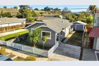 367 College St, Hollister, CA 95023 - Photo 1