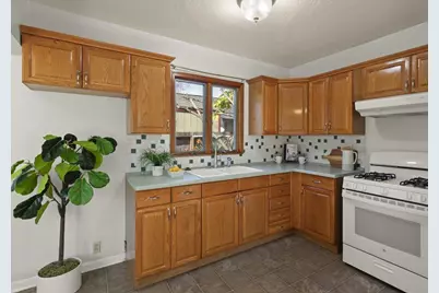 1035 Newhall St, San Jose, CA 95126 - Photo 13