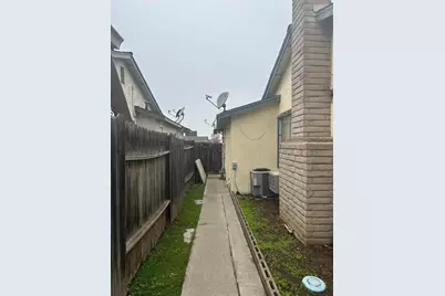 2270 Chester Dr, Tracy, CA 95376 - Photo 11