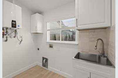 272 Clay St, Monterey, CA 93940 - Photo 19