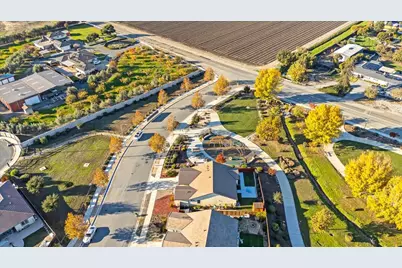 215 Lucero Dr, Hollister, CA 95023 - Photo 57