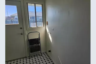 200 Carmelo Ln, South San Francisco, CA 94080 - Photo 9