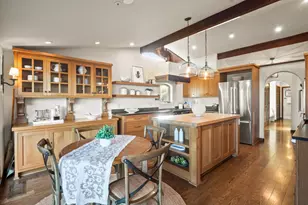 707 Vista Dr, Redwood City, CA 94062 - Photo 15