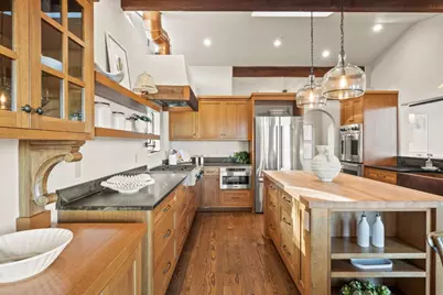 707 Vista Dr, Redwood City, CA 94062 - Photo 17