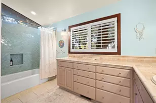 707 Vista Dr, Redwood City, CA 94062 - Photo 23