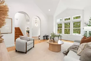 2220 Arrowhead Dr, Oakland, CA 94611 - Photo 9