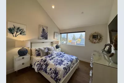 16 Hillview Ave, Redwood City, CA 94062 - Photo 23