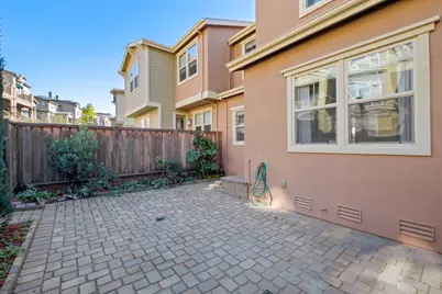 6264 Rocky Point Ct, Oakland, CA 94605 - Photo 35