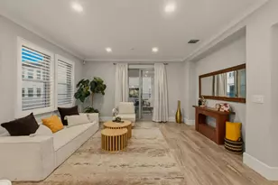 1057 Foxglove Pl 202, San Jose, CA 95131 - Photo 5