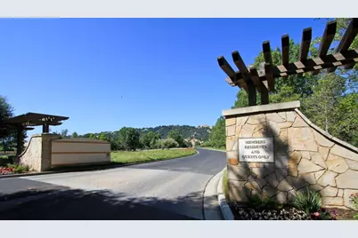 1450 Lakeview Ct, San Martin, CA 95046 - Photo 3