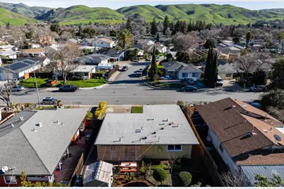 329 Carnegie Dr, Milpitas, CA 95035 - Photo 43