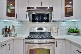 426 Galleria Dr, San Jose, CA 95134 - Photo 23