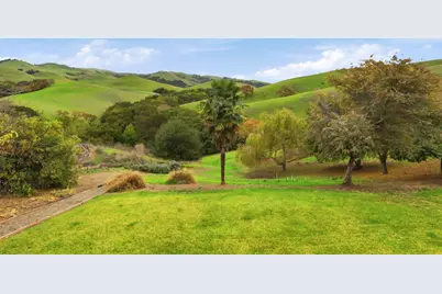 525 Vista Ridge Dr, Milpitas, CA 95035 - Photo 23