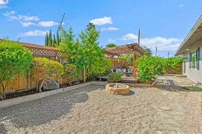 5749 San Lorenzo Dr, San Jose, CA 95123 - Photo 43