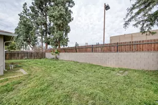 3068 W Fairmont Ave, Fresno, CA 93722 - Photo 25