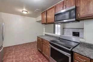 3068 W Fairmont Ave, Fresno, CA 93722 - Photo 11