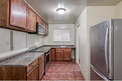 3068 W Fairmont Ave, Fresno, CA 93722 - Photo 9