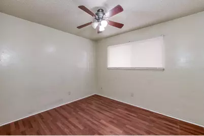 3068 W Fairmont Ave, Fresno, CA 93722 - Photo 17