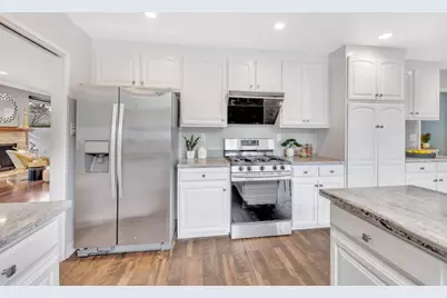 2426 Sharon Oaks Dr, Menlo Park, CA 94025 - Photo 15