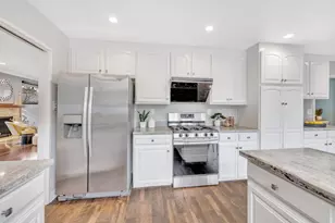 2426 Sharon Oaks Dr, Menlo Park, CA 94025 - Photo 15