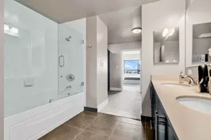 88 E San Fernando St 1403, San Jose, CA 95113 - Photo 15