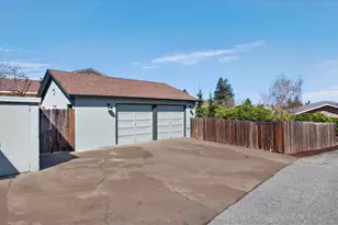 379 Alameda de las Pulgas, Redwood City, CA 94062 - Photo 27