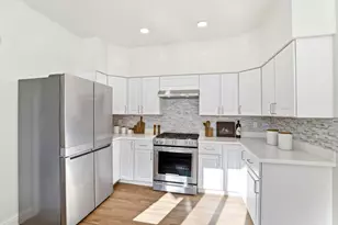 631 S 14th St, San Jose, CA 95112 - Photo 9