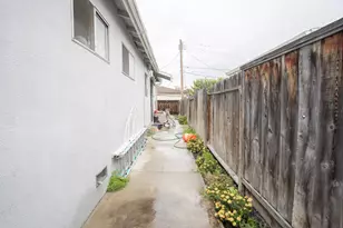 2697 Cabrillo Ave, Santa Clara, CA 95051 - Photo 27