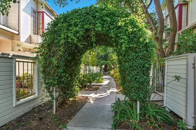 984 Belmont Ter 10, Sunnyvale, CA 94086 - Photo 3