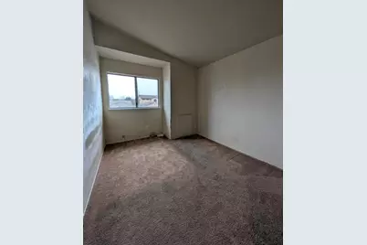 4900 Camino Royale Dr, Sacramento, CA 95823 - Photo 13