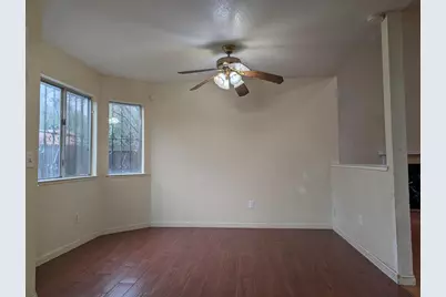 4900 Camino Royale Dr, Sacramento, CA 95823 - Photo 9