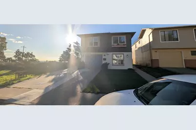 910 Skyline Dr, Daly City, CA 94015 - Photo 3