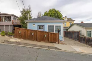 132 6th St, Pacific Grove, CA 93950 - Photo 3