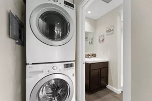 1131 Luchessi Dr, San Jose, CA 95118 - Photo 9