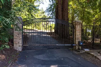 23695 Hutchinson Rd, Los Gatos, CA 95033 - Photo 3