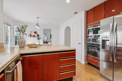 800 Rebecca Privada, Mountain View, CA 94040 - Photo 15